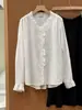 Camisa branca de manga longa com gola de renda estilo francês para mulheres, início do outono, de alta qualidade, luxo leve, estilo delicado, top elegante para o trabalho