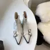 Otoño/Invierno 2026 Botines Cortos de Piel con Punta Aguda y Hebilla Tacón Grueso Estilo Coreano para Mujer Cremallera Trasera Piel Suave Botines Cortos de Moda
