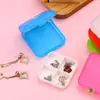 Mini Organizador de Pastillas de Cuatro Compartimentos Portátil para Viaje de Una Semana para Equipaje de Mano Linda Caja Pequeña para Joyería y Almacenamiento de Medicinas