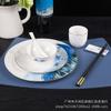 Conjunto de mesa de alta qualidade em porcelana fina, estilo chinês, com quatro peças e detalhes em dourado, do hotel Star Club.