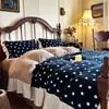 Juego de cuatro piezas cálido y grueso estilo coreano grado A con encaje grande, estampado floral pequeño, serie juvenil, juego de cuatro piezas de terciopelo de leche