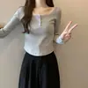Al por mayor otoño e invierno coreana cuello redondo botón ajuste ceñido adelgazante algodón manga larga camiseta interior para mujer