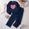Ropa Infantil Europea y Americana Conjunto para Niñas 2026 Nuevo Estilo para Niños Mayores Primavera Sudadera de Manga Larga con Estampado de Corazones y Pantalones Largos Conjunto Casual de Dos Piezas