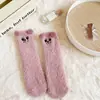 Meias Femininas Transfronteiriças Série Bordado de Gato em Fleece de Coral Meias Femininas Outono e Inverno Meia Tridimensional Meio Veludo Espessada Quente