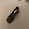 Zapatos de Mujer Marrones de Gamuza con Tacón Medio Estilo Francés 2026 Primavera y Otoño Retro para el Trabajo Nocturno Tacón Grueso Zapatos de Abuela