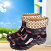 Tamanho 35-41 moda sapatos d'água femininos botas de chuva curtas de algodão botas de chuva estilo coreano sapatos de borracha antiderrapantes impermeáveis lavanderia inverno Post