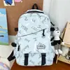 Mochila Casual Azul Hielo con Graffiti de Letras Casuales, Estilo Juvenil, Moderna y Genial, Mochila de Gran Capacidad para Estudiantes de Secundaria y Preparatoria