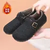 Modelo Nuevo Invierno 2026 Zapatillas Peludas de Suela Gruesa para Mujer para Comercio Exterior, Pantuflas de Algodón Cerradas para Exteriores, Zapatos de Moda Retro tipo Birkenstock para Mujer