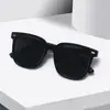 Óculos de Sol Quadrados Pretos Estilo Coreano Ins com Rebites Horizontais para Homens, Óculos de Sol High-End da Moda Hip-Hop Tendência Cool para Mulheres, Estilo Único