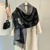 Nuevo Chal con Borlas de Doble Cara de Imitación Cachemir para Mujer Otoño e Invierno Bufanda Cálida de Moda de Gama Alta Bufanda Gruesa con Letras
