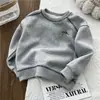 Sudadera de algodón para niños, camiseta de manga larga para niños, camiseta de cuello redondo para niñas de primavera y otoño, top de moda para bebé niño