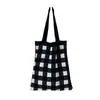 2021 Nuevo estilo coreano Amazon bolsa tejida de cuadros blanco y negro Bolso de hombro bolso tote bolso de mano para el trabajo casual moda para mujer