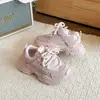 Tênis infantis da moda, coleção outono 2026: novos estilos para tênis robustos de meninos e tênis casuais de malha para meninas, tênis versáteis para corrida