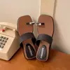 Chinelos Casuais de Salto Anabela Slip-on Femininos Verão Uso Externo 2026 Novo Estilo Sapatos de Praia para Férias na Beira-Mar Sandálias Sapatos de Praia Femininos