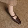 La primera capa de cuero lavado estilo retro francés Mary Jane zapatos pequeños de cuero nuevo tacón bajo suela de res puntera cuadrada boca en V boca poco profunda zapatos