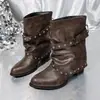 Botas Western de Cano Curto com Tachas para Mulheres, com Cano Pregueado, Novo Estilo Outono/Inverno 2026, Botas da Moda com Salto Grosso Emagrecedor