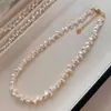 Colar de Pérolas Naturais de Água Doce Irregulares, Estilo Francês Barroco Irregular, Pétalas Irregulares Escalonadas para Mulheres, Corrente Curta de Clavícula de Luxo