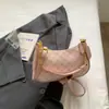 Bolsa de mão casual minimalista Shuai Mijia para mulheres, nova coleção outono 2026, bolsa de ombro estilosa com corrente, bolsa quadrada pequena casual e versátil para o dia a dia