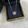 Versão de Luxo do Colar Grahame Bow com Pingente de Gota d'Água em Diamante de Carbono com Banho de Ouro Quadrado V Full Diamond Corrente de Clavícula de Luxo