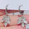 Pendientes de Cristal con Forma de Flor y Hoja de Estilo Nuevo, Sencillos y Elegantes para Mujer, Estilo Corto Coreano, Estilo para Viajar al Trabajo, Pendientes de Moda y de Gama Alta
