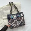 Estilo Occidental Nuevo Estilo Personalizado Estilo Étnico Bolso de Hombro Único para Mujer Bolso de Gran Capacidad Moda Femenina Bolso Satchel con Borlas 2025 Bolso de Clase
