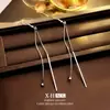 Brincos Gancho de Orelha com Borla Longa Linha de Agulha Prateada Estilo Coreano Design Geométrico Simples Versáteis Modernos Brincos para o Dia a Dia para Mulheres