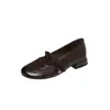 Sapatos Mary Jane de pele de ovelha de primeira camada para mulheres, sapatos de salto baixo de peça única, novo modelo de outono, couro genuíno, bico redondo, tira com fivela, sapatos de peça única com corte baixo para mulheres