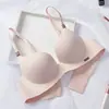 Ropa interior sexy de una pieza estilo británico sin costuras push-up para pecho pequeño Sujetador inalámbrico para mujer de seda de hielo ajustable para chica
