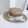 Chapéu de Palha com Laço de Renda Estilo Fada e Topo Plano para Mulheres, Chapéu de Sol de Palha para Verão, Chapéu de Praia de Palha Trançado à Mão com Renda