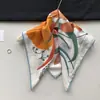 Lenço de Seda Feminino Hangzhou Silk Light Luxury Versátil para Primavera e Verão com Padrão de Zebra Dançante Lenço Quadrado 70 Lenço/Xale de Seda de Amora