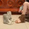 Sandalias de Cuña 2025 Verano Nuevo Estilo de Una Línea Romanas para Mujer Estilo Simia Sandalias con Borla y Remaches Tacones Altos