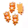 8 Colores 15*29mm Gatito Popular DIY Resina Creativo Artificial Gato Joyería Colgante Llavero Equipaje