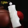 Ornamento de Mão Pixiu de Jade Branco Imitação de Jade Hetian Feito de Material Mongol, Peça de Mão do Deus da Riqueza, Escultura em Jade para Venda no Atacado para Fontes de Transmissão ao Vivo