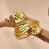 Anillo para Mujer Diseño de Nicho Flores Rayadas Chapado en Oro de 18K No se Desvanece Ins Anillo de Gama Alta para Mujer Acero de Titanio No se Desvanece