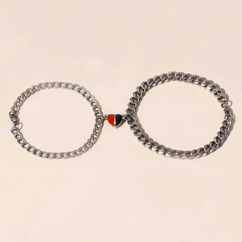 修1黑红桃心形磁吸不锈钢手链