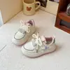 Zapatos para Niñas Blancos 2026 Nuevo Primavera Suela Suave Zapatos de Patinaje para Niños Deportivos Versátiles Casuales Estudiante Niña