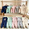 Nuevo Conjunto Lindo para Niñas Estilo Coreano Primavera Otoño 2026 Nuevo Ropa para Niños Pequeños y Medianos Sudadera Elegante de Moda Conjunto de Dos Piezas para Bebé