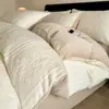 Juego de cuatro piezas de terciopelo de leche tallado para otoño e invierno, sábanas cálidas, funda de edredón y sábana bajera para el dormitorio principal, creando una experiencia de ropa de cama lujosa y sofisticada