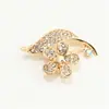 Broche de trébol de cuatro hojas de lujo con diamantes, pequeño pasador de aleación para trajes de mujer, chaquetas, cárdigans y decoraciones de cuello