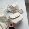Bolsa Simples Versátil de Alta Qualidade 2024 Nova Bolsa Primavera e Verão Bolsa Feminina Fashionable Celebridade da Internet Bolsa de Ombro Único Estilo Floresta Pequena Bolsa de Ombro