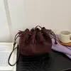 Coleção de outono 2026 transfronteiriça: bolsa balde retrô, de alta qualidade, versátil para o trajeto diário, grande capacidade, bolsa de ombro/transversal da moda