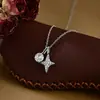 Corrente para Clavícula Elegante Banhada a Ouro Real com Zircônia Microincrustada Feminina Design de Nicho Sentido Estrela de Quatro Mans Colar Corrente Exquisita Versátil