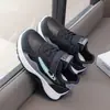 Tênis Esportivo Masculino Primavera Verão Novo Estilo Coreano Superfície de Couro Infantil Tênis de Corrida Solado Macio Crianças Pequenas, Médias e Grandes Meninos Meninas Sapatos Casuais