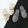 Pantuflas Gruesas Personalizadas al por Mayor para Hoteles de Lujo, Casas de Huéspedes, Salones de Belleza, Hospitalidad Doméstica Desechable, Engrosadas para Uso en Hotel
