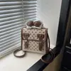 Mochila Estilo College Nova Outono 2026 com Bolinhas e Laço Moda Feminina Versátil para o Dia a Dia Mochila Atacado Bolsa Feminina