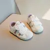 Zapatos de Concha de Suela Suave para Niñas Nueva Colección Primavera/Otoño 2026 Moda Infantil Elegantes Zapatos Argan para Niños Medianos/Grandes Dibujos Animados Zapatos de Entrenamiento Alemanes