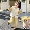 Conjunto de Otoño e Invierno para Niñas 2026 Nuevo Elegante de Moda Chaleco de Lana de Cordero para Bebé Ropa de Invierno para Niños Conjunto de Tres Piezas
