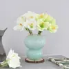 Flor Artificial Amarilis Adornos de Decoración para el Hogar Sala de Estar 5 Ramos Artificiales Atados a Mano Flores Falsas Tacto PU Clivia Roja
