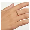 Anel Espanhol PD Transfronteiriço Exquisito Brilhante Sete Diamantes Cor Zircônio Anel Leve Estilo Luxuoso Elegante Dourado Versátil Alto Padrão Anel