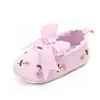 Zapatos de suela blanda para bebé niña de fábrica, zapatos antideslizantes para bebé niño, lindos zapatos de bebé con lazo 0962